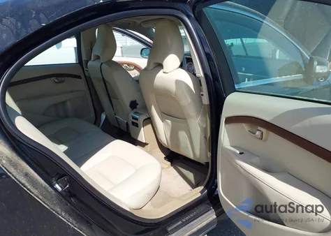 2011 Volvo S80 T6 z USA, uszkodzony, nr VIN YV1902AH8B1142871